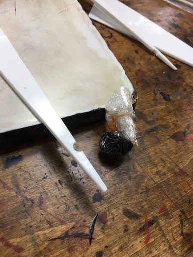 余った刻苧漆( こくそうるし)はラップに包んで保管します。