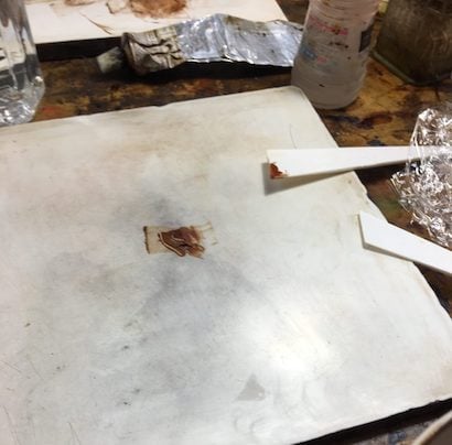 麦漆を定盤の上に出します